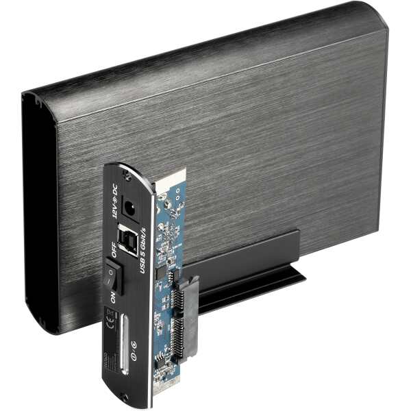 og sikrer kompatibilitet og rask dataoverføring. Kabinettet har på/av-knapp